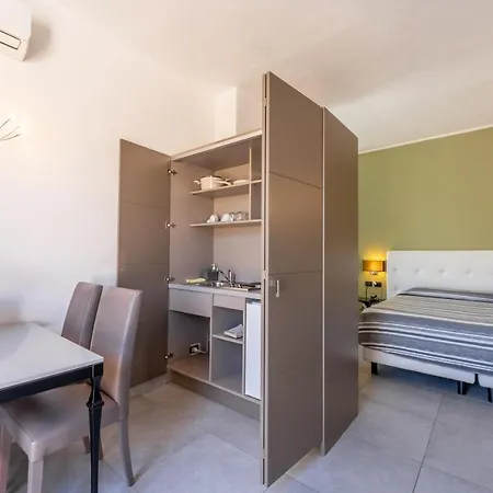 Mosca Charming House ألغيرو