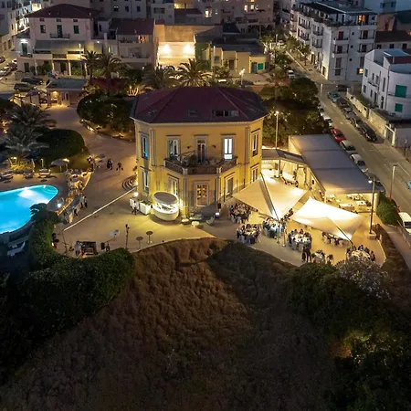 Mosca Charming House Bed & Breakfast 4*